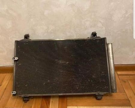 toyota priusi, კონდიციონერის რადიატორი და ვინტილიატორი