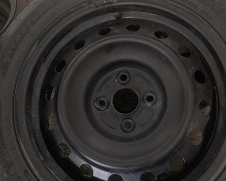 R16 რკინის დისკები საბურავებით