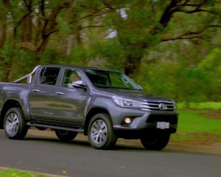 იყიდებ TOYOTA HILUX ის ნებისმიერი მოდელის სავალი, ძრავის და გარე ნაწილები 