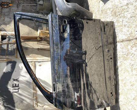 AUDI Q7 წინა კარები