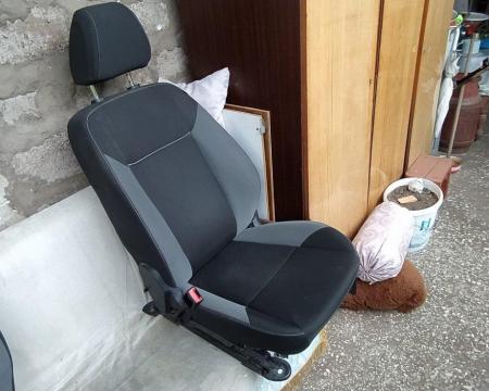 წინა სავარძელი