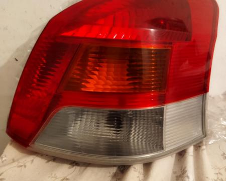 Toyota Vitz  უკანა ფარი