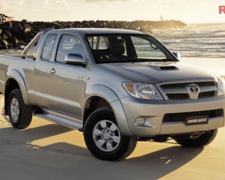 გვაქვს hilux ის გარე ვიზუალური ნაწილები როგორიცაა: ფარი, ფრთები (კრილოები), სარკეები და სხვა.