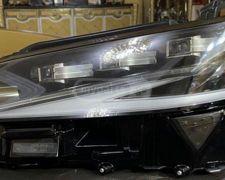 ES 2021-2023 წინა მარცხენა ორიგინალი ფარი იდეალურ მდგოამრეობაში.