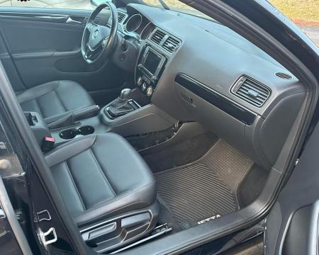 იშლება 2017 წ. 1.8 tsi Jetta se 19000 გარბენით