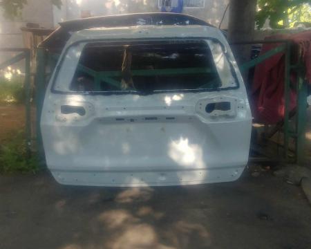 რავ4 საბარგულის კარი (ბაგაჟნიკი)