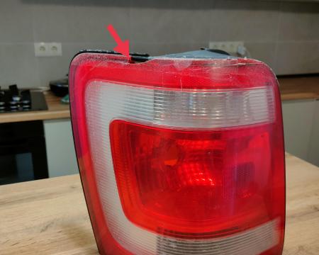 უკანა მარცხენა სტოპი