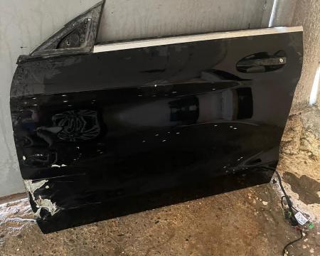 Მარცხენა კარები 