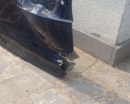 იყიდება საბარგულის კარი