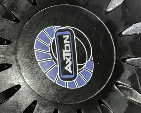 ბასბოჩკა AXTON