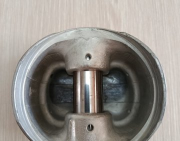 Renault-ს პორშინი, 1.4   16v ძრავის დგუში(პორშინი) არის ახალი, ორიგინალი.