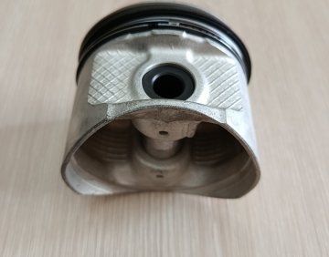Renault-ს პორშინი, 1.4   16v ძრავის დგუში(პორშინი) არის ახალი, ორიგინალი.