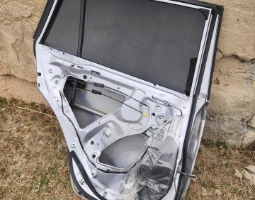 მარცხენა კარებიები და შუშები 