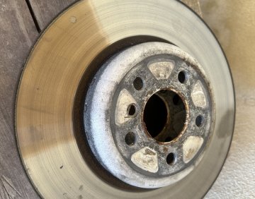 აპორნები,სუპორტები,ხუნდები და დაჩიკები.