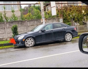 დაიშალა mercedes c 3.0 4 matic კლასი 2011 წლიანი